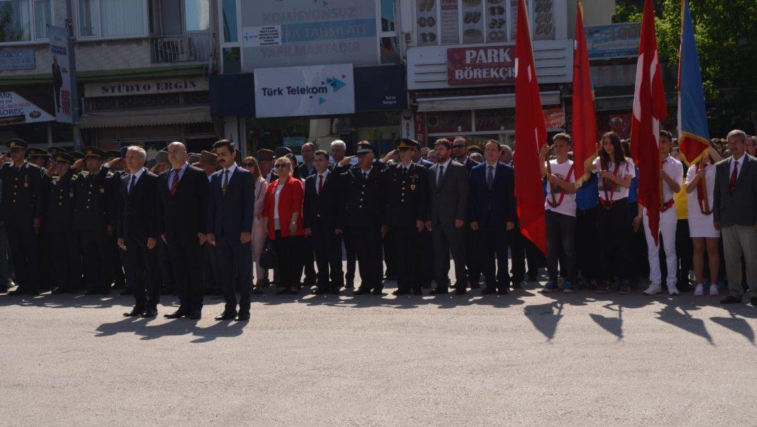 19 Mayıs Atatürk'ü Anma Gençlik ve Spor Bayramı Törenlerle Kutlandı